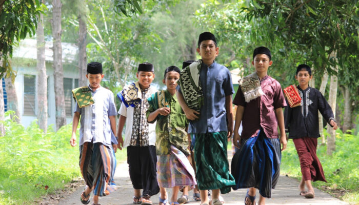 Menyatu Dengan Cinta Ilmu Dan Spiritualitas Di Pesantren: Kehidupan Penuh Rasa Syukur Dan Kedamaian