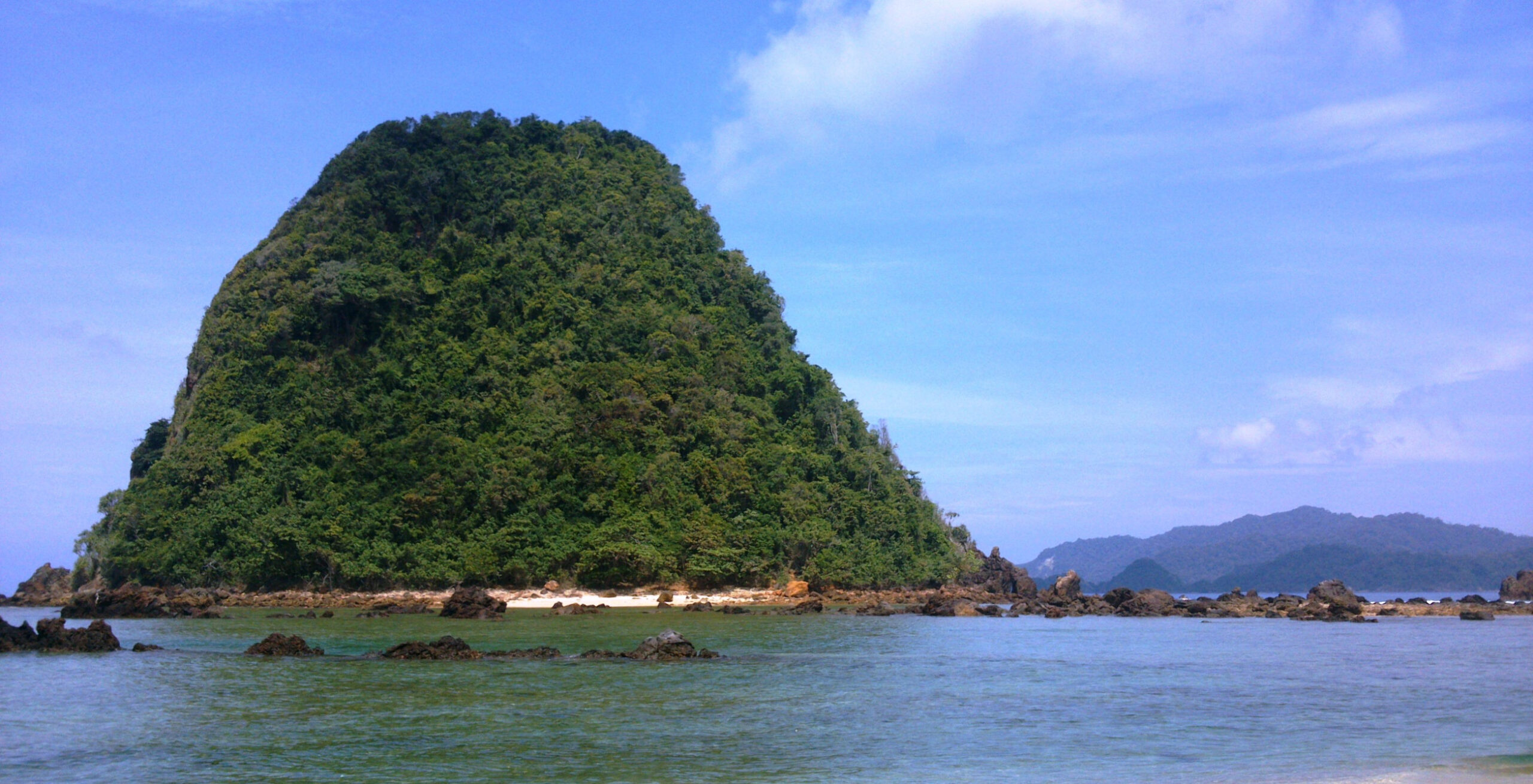 Pantai Pulau Merah - Wikipedia bahasa Indonesia, ensiklopedia bebas