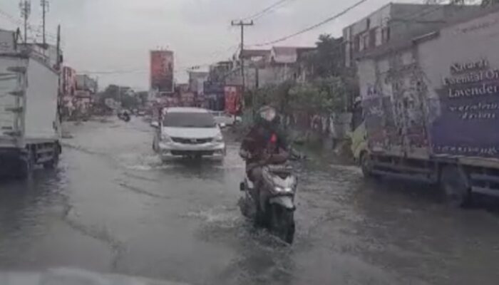 Segini Penting Cuci Motor usai Dipakai Terabas Hujan