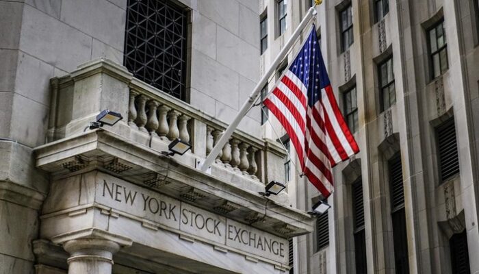 Keperkasaan Dolar Melandai, Bursa Wall Street Dibuka Hijau!