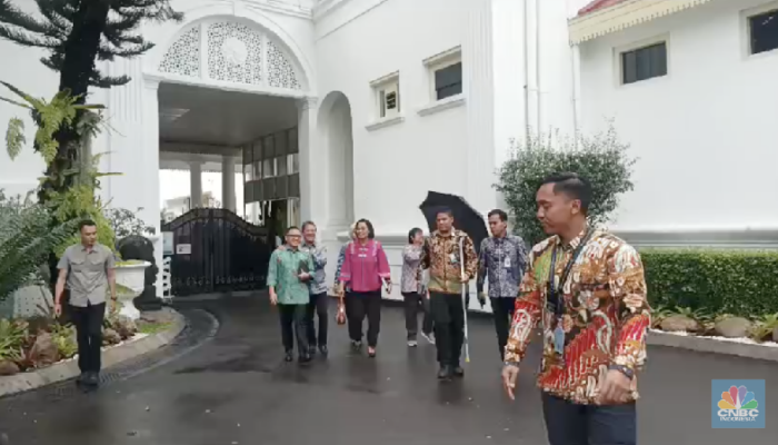 Bolak Balik Istana, Sri Mulyani Bantah Mundur dari Kabinet