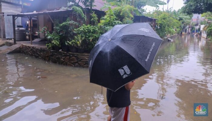 Diguyur Hujan Sejak Dini Hari, Potret Permukiman Warga Terendam Banjir