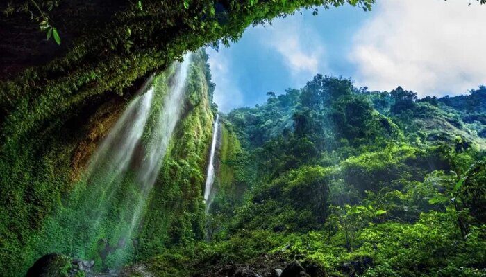 Menyingkap Pesona Tersembunyi: Air Terjun Indonesia Yang Jarang Diketahui