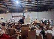 Pengesetan logistik pemilihan raya di tempat gudang KPU Kota Serang dihentikan