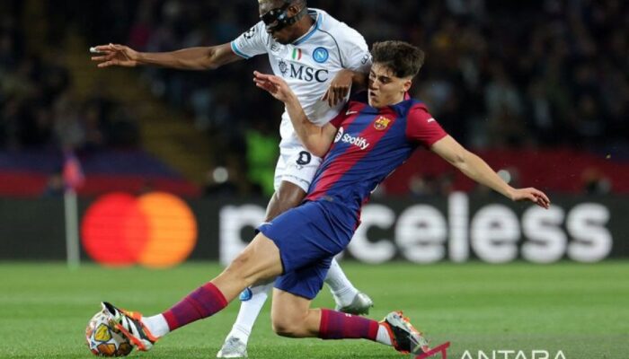 Pau Cubarsi banjir pujian usai bantu Barcelona kalahkan squad Napoli