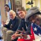 Robert De Niro, Snoop Dogg, juga Austin Butler makan waktu waktu malam ke Malibu