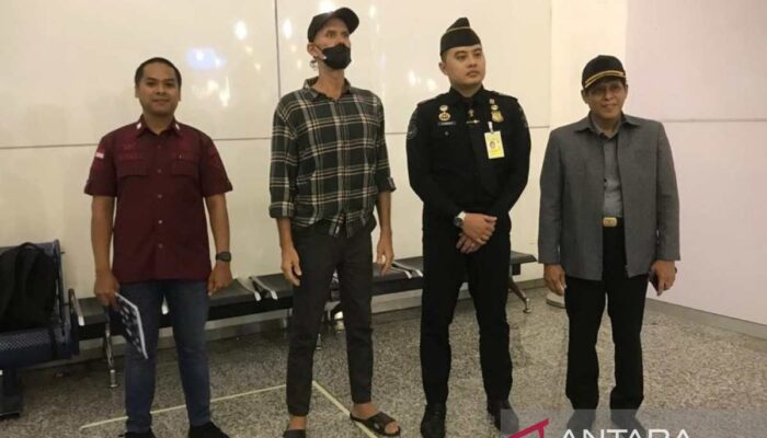 Rudenim Makassar mendeportasi WNA berkewarganegaraan ganda