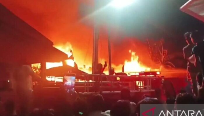 Ditinggal salat tarawih satu rumah hangus terbakar di Makassar 