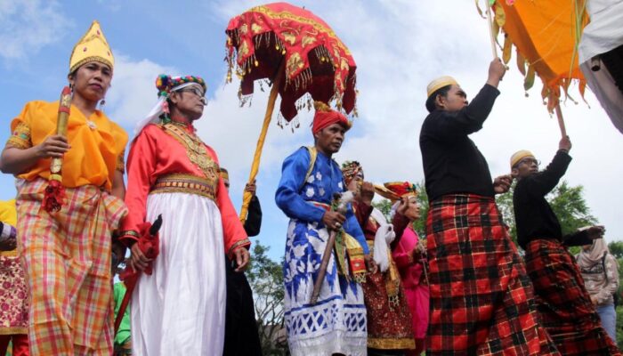 Budaya Bugis: Sejarah, Sistem Sosial, Dan Kebudayaannya