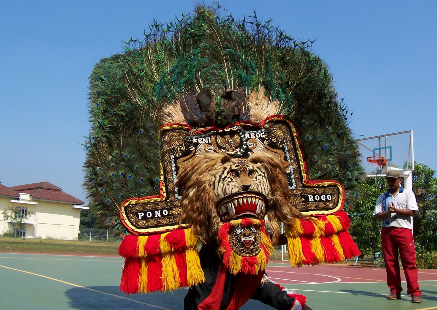 Buletin Seni: Tari Reog Ponorogo - BEMUEU Official