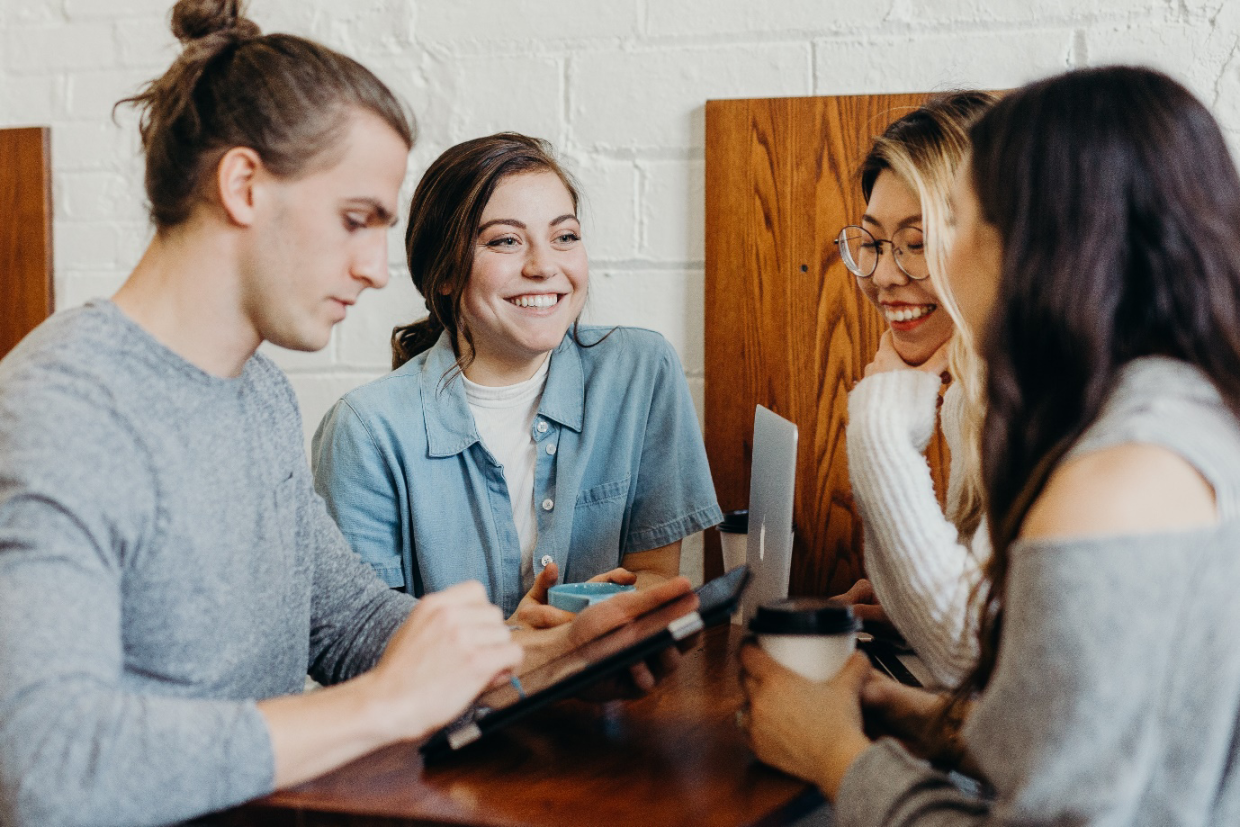 CARA MEMBANGUN RELASI YANG KUAT DAN BAIK UNTUK SELF DEVELOPMENT