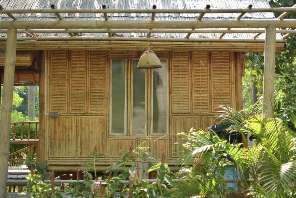 Inspirasi Desain Rumah Bambu Bernuansa Alami