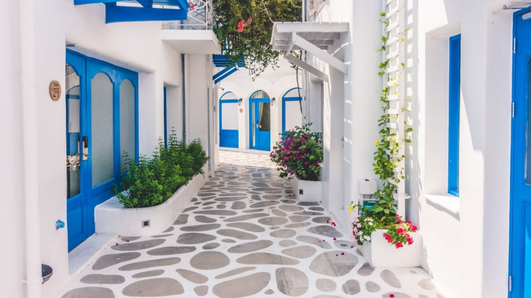 Inspirasi Desain Rumah Santorini untuk Berbagai Ruangan