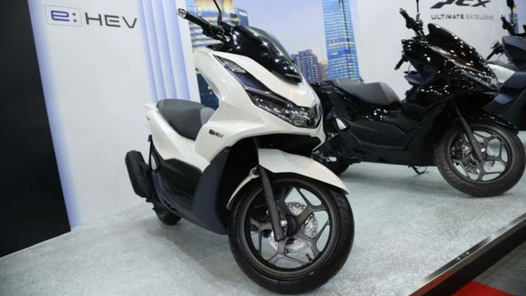 PCX Hybrid Disetop, Honda Ikut Jual Hybrid Murah Ala Yamaha Fazzio?