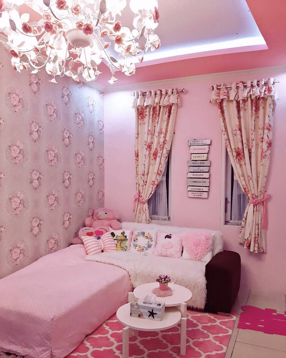 Ruang Tamu Shabby Chic Minimalis Dengan Warna Cat Pink Dipadu