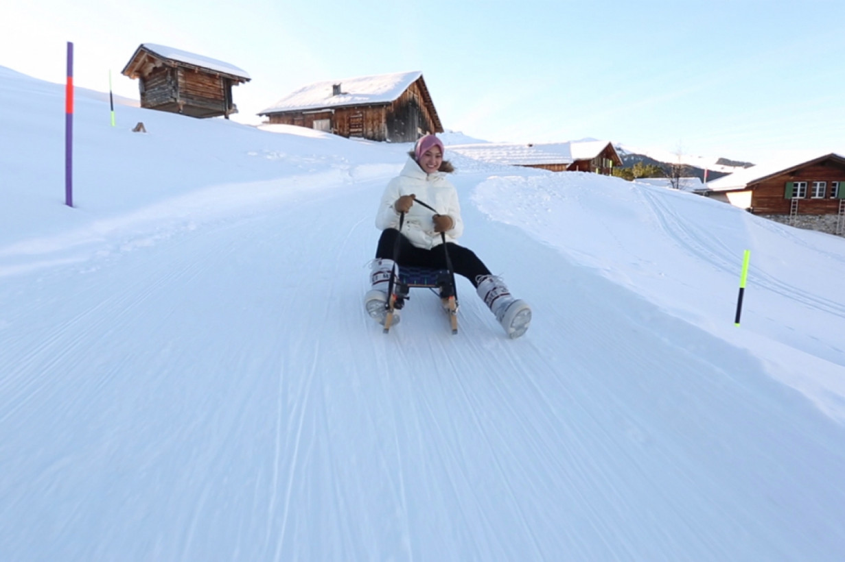 TRANS  Bermain Ski Di Swiss Bersama Hijab Travelling