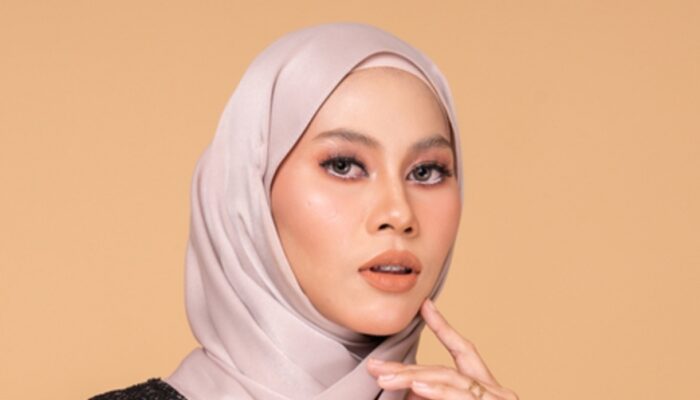 Trik Makeup Untuk Tampilan Natural Saat Menghadiri Acara Formal