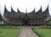 Kisah Seram Di Rumah Gadang