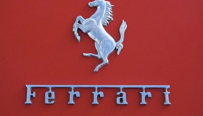 Ferrari bersiap memproduksi kendaraan elektrik pertamanya