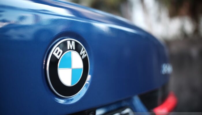 BMW akan lanjutkan mesin bensin sebagai “jaring pengaman”