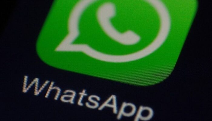 Cara sadap WhatsApp hingga ganti akumulator EV makin ekonomis