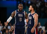 LeBron: Satu kelompok bersatu Stephen Curry di Paris lebih banyak dari segalanya