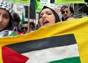 Unjuk Rasa Pro-Palestina di Depan Gedung Bursa Efek New York