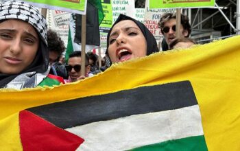 Unjuk Rasa Pro-Palestina di Depan Gedung Bursa Efek New York