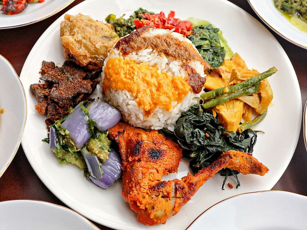 Nasi Padang: Menggali Kelezatan Kuliner Minangkabau